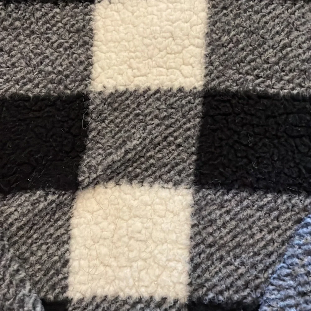 Old Navy cropped fuzzy sweater
